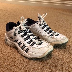 K-Swiss tennis sneakers. Shows some wear & tear